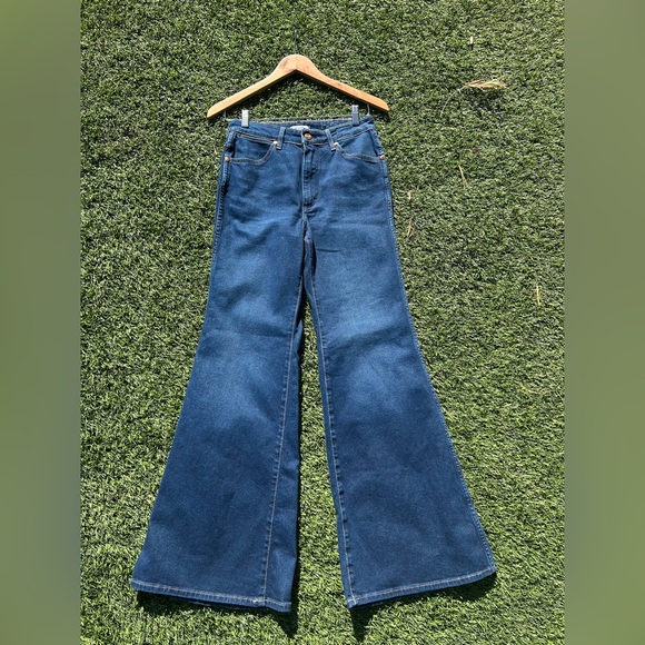 Wrangler wanderer 622 high rise flare size 26 - Picture 4 of 9